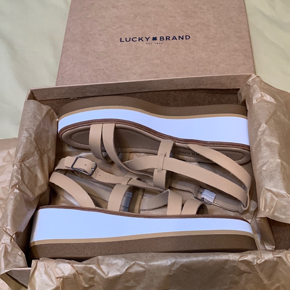 Lucky Brand size 8 Platform Sandals NWT in box, white and tan.